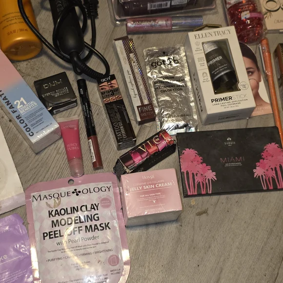 Bundle Skincare/Haircare & Makeup Bundle Deal & Ordinary Products - Picture 14 of 15